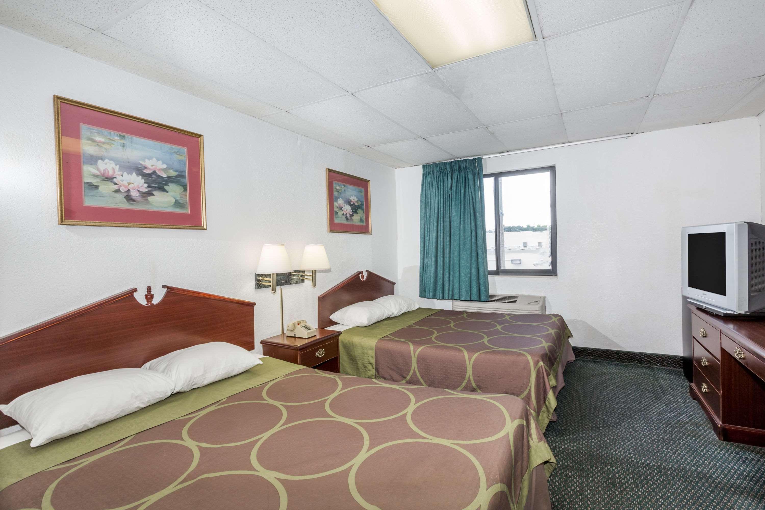 Super 8 By Wyndham Pompano Beach Dış mekan fotoğraf