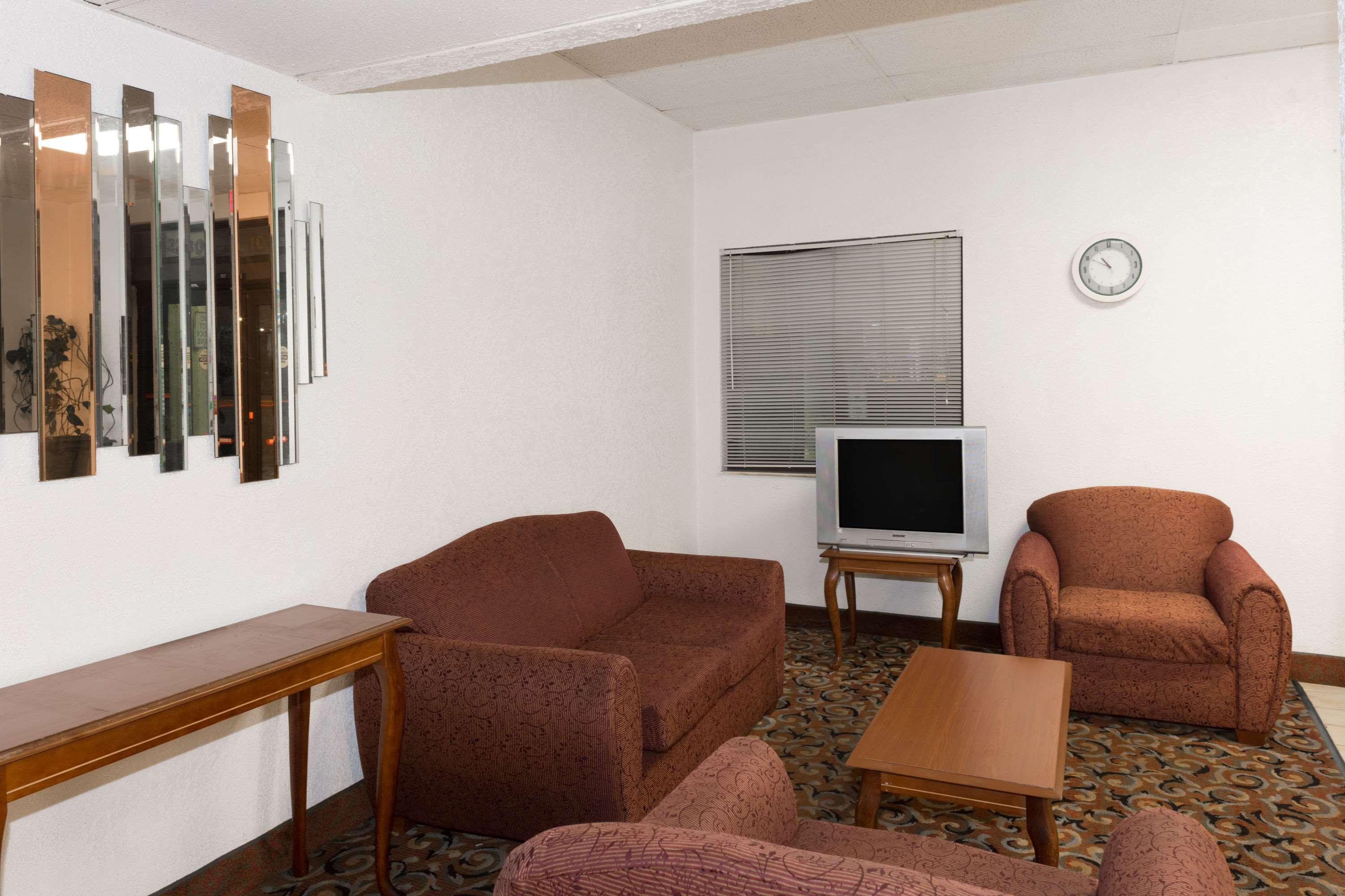 Super 8 By Wyndham Pompano Beach Dış mekan fotoğraf