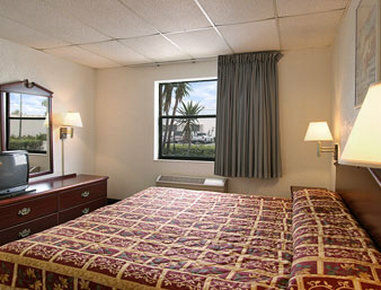 Super 8 By Wyndham Pompano Beach Dış mekan fotoğraf